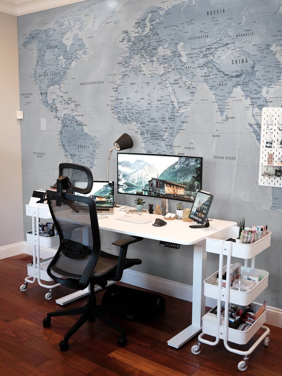 Global Geographic  World Map Wallpaper Mural